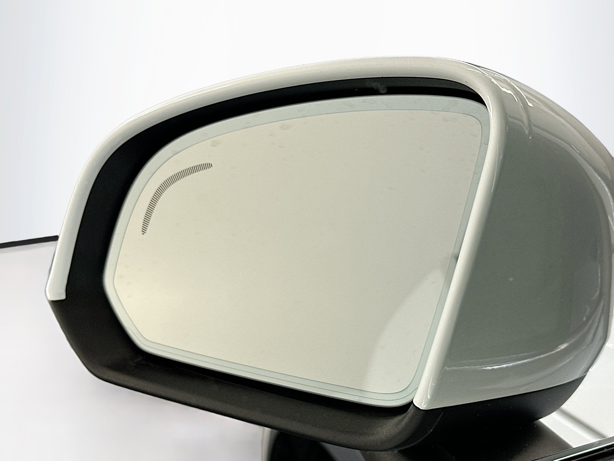 Used 2025 Volvo XC40 B5 Plus image 16