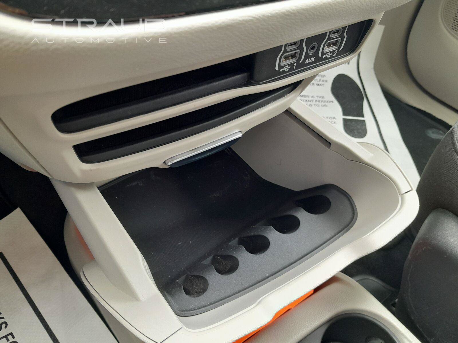 Used 2023 Chrysler Voyager LX FWD image 25