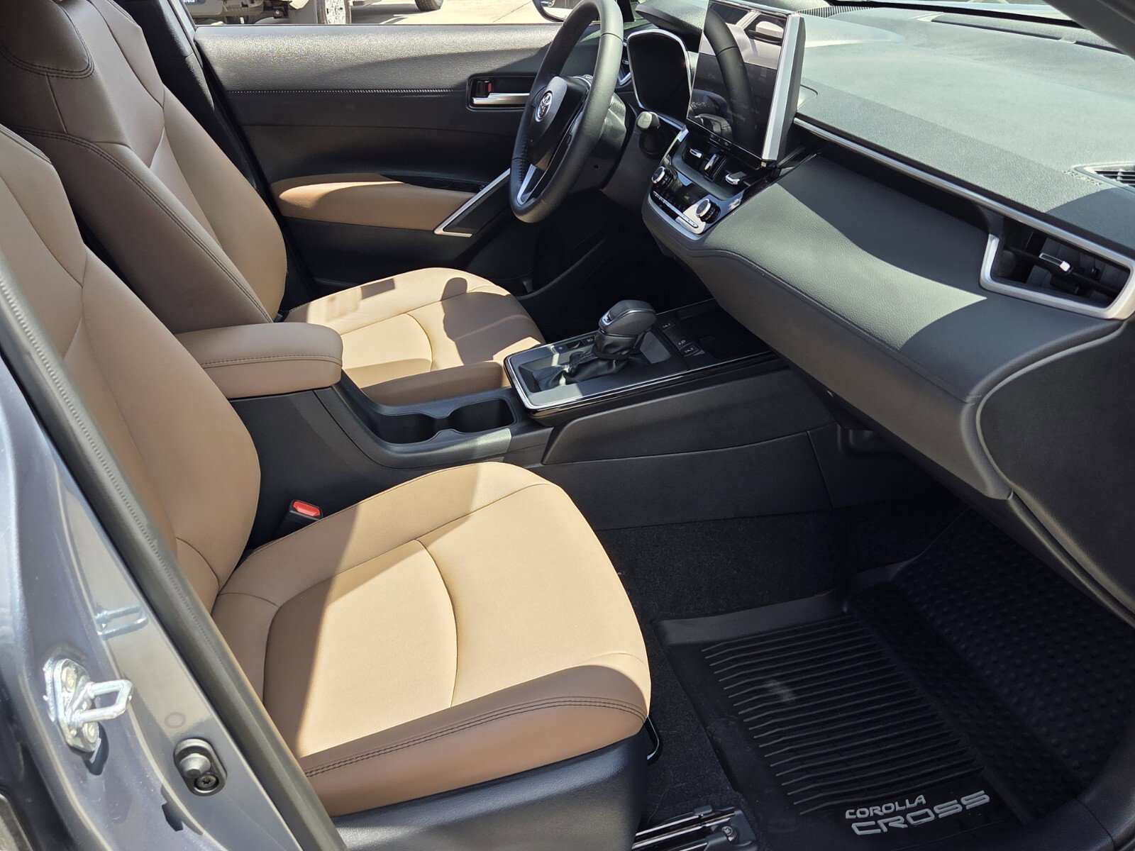 Used 2026 Toyota Corolla Cross XLE w/ Convenience Package image 11