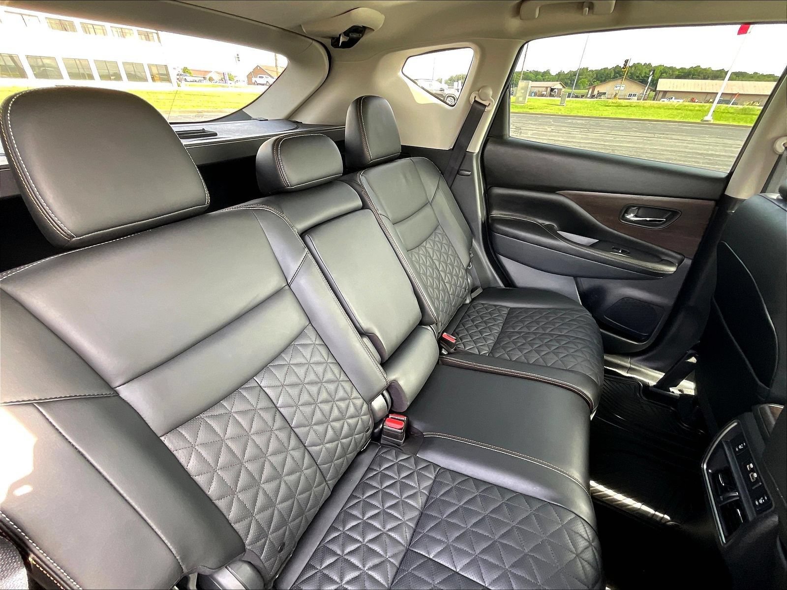 Used 2024 Nissan Murano Platinum w/ Cargo Package FWD image 14