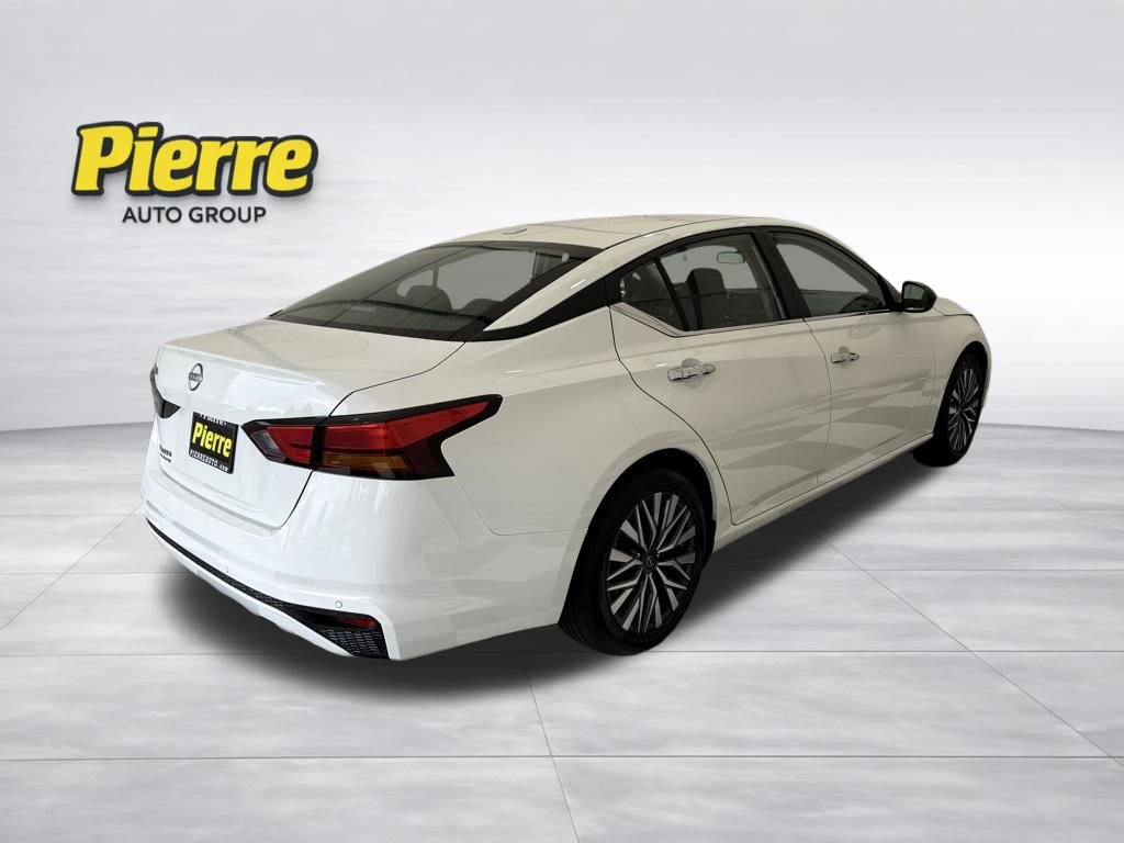 Used 2025 Nissan Altima 2.5 SV FWD image 5