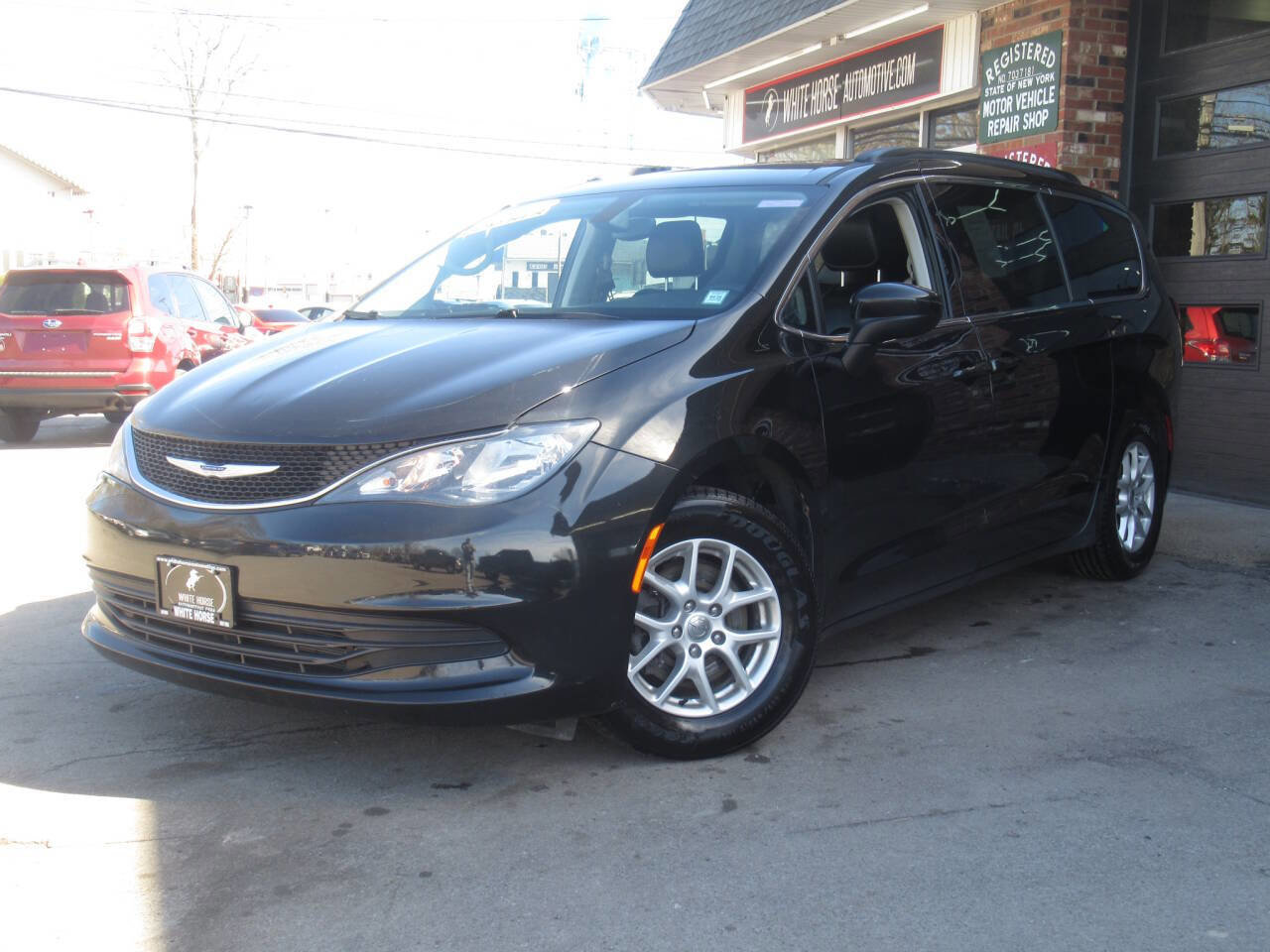 Used 2020 Chrysler Voyager Lxi image 28