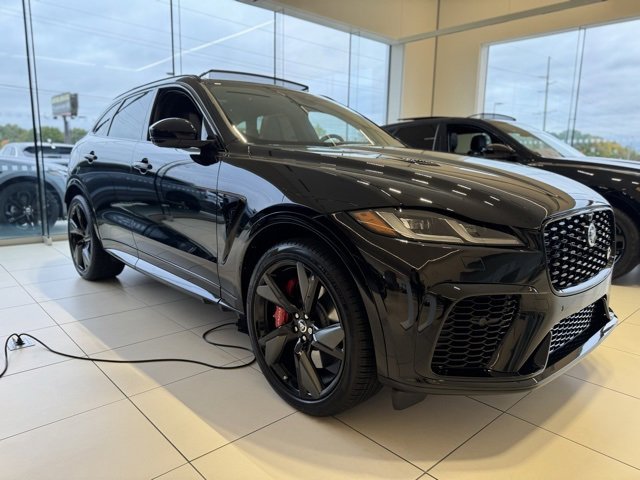 New 2026 Jaguar F-PACE SVR image 4