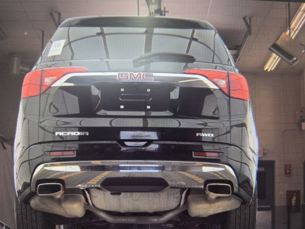 Used 2018 GMC Acadia Denali AWD/4WD image 17