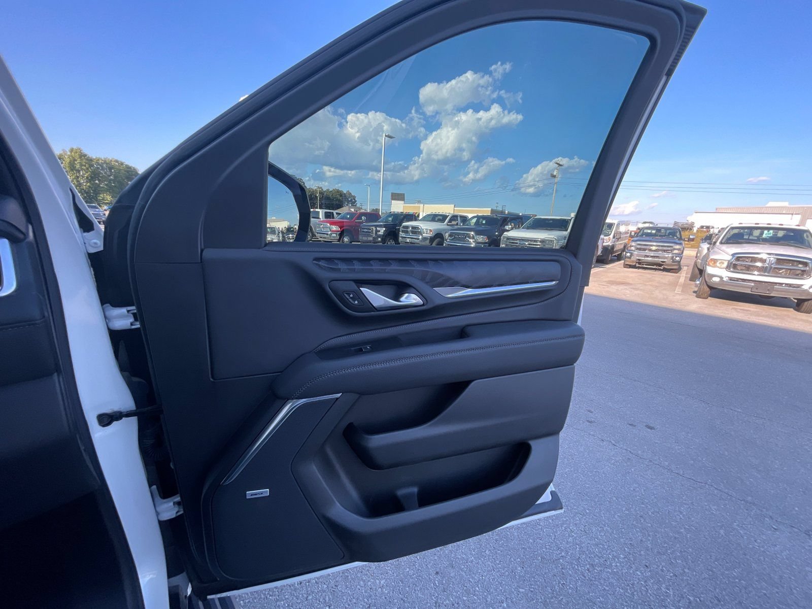 Used 2024 GMC Yukon Denali AWD/4WD image 22
