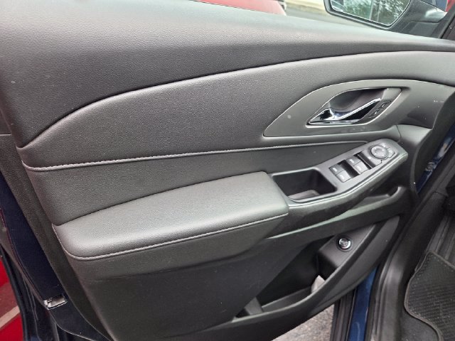 Used 2023 Chevrolet Traverse LT AWD/4WD image 9