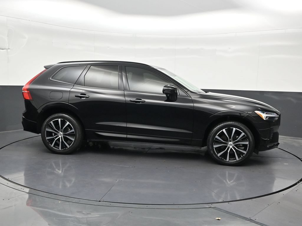 Certified 2024 Volvo XC60 B5 Plus w/ Protection Package Premier AWD/4WD image 7