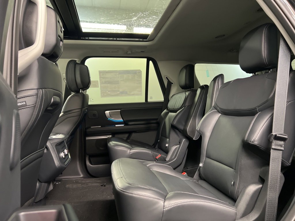 New 2026 Ford Expedition Platinum w/ Driver's Package image 34