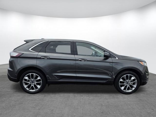 Used 2018 Ford Edge Titanium w/ Cold Weather Package FWD image 3