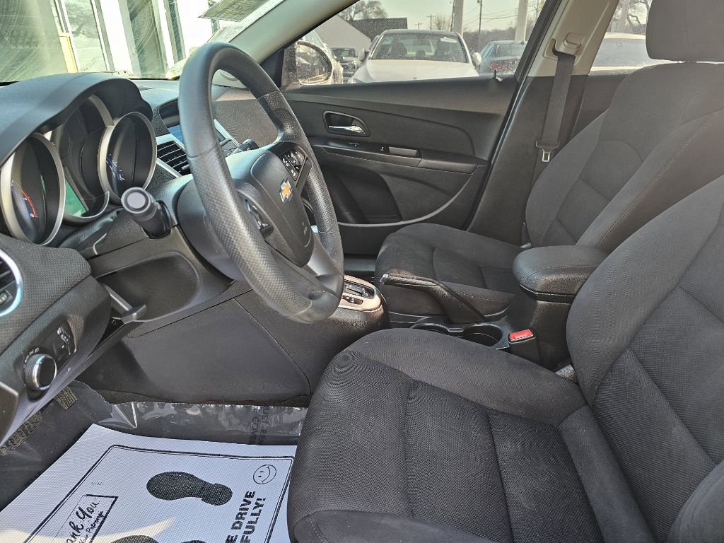 Used 2016 Chevrolet Cruze LT image 12