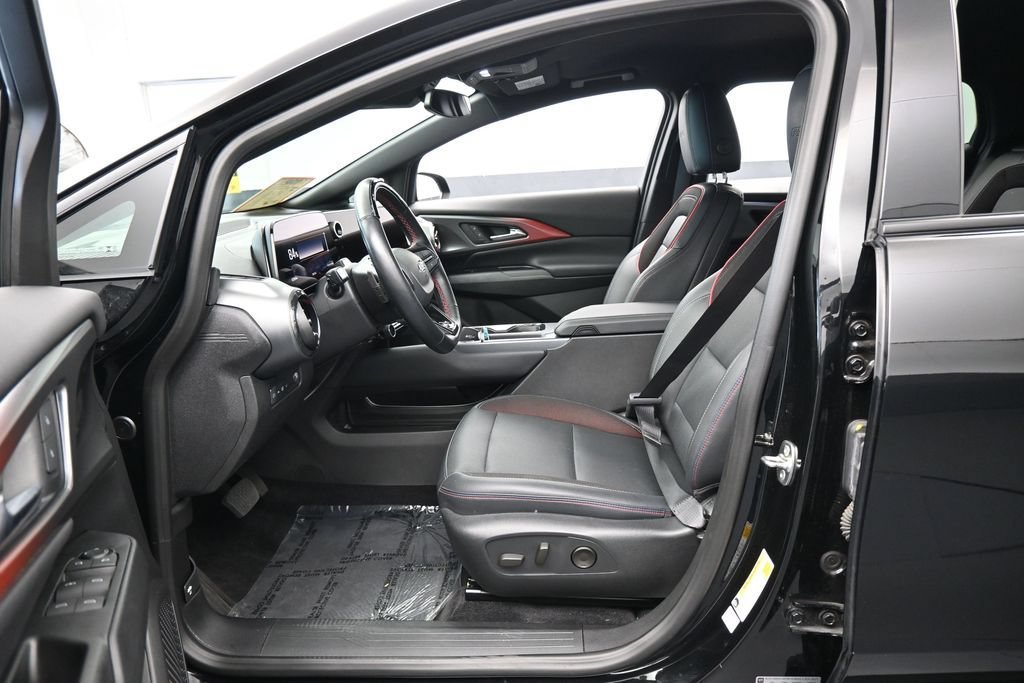 Used 2024 Chevrolet Equinox EV RS FWD image 11