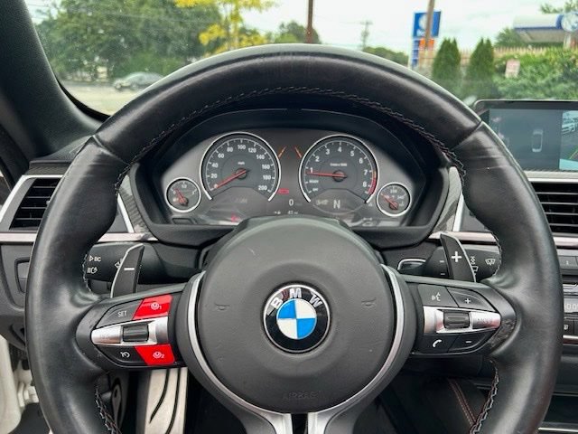 Used 2017 BMW M4 Convertible RWD image 28