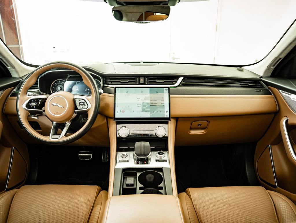 Used 2023 Jaguar F-PACE S AWD/4WD image 4