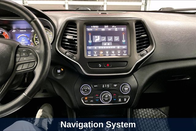 Used 2019 Jeep Cherokee Trailhawk w/ Comfort & Convenience Group AWD/4WD image 20