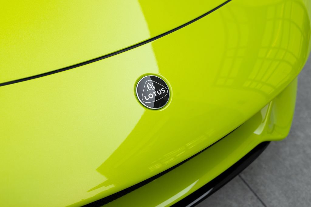 Used 2025 Lotus Emira RWD image 10