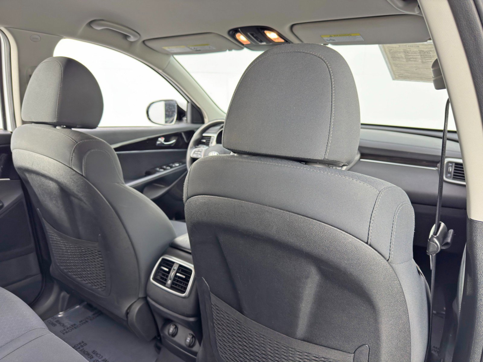 Used 2020 Kia Sorento LX image 27