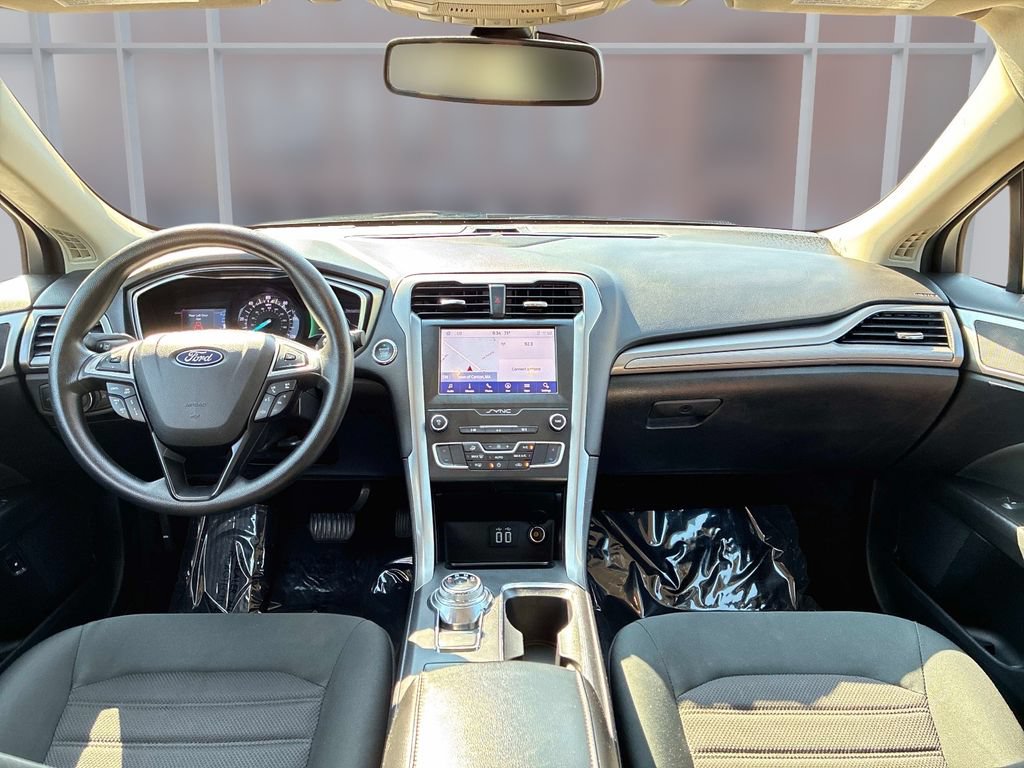 Used 2020 Ford Fusion SE FWD image 25