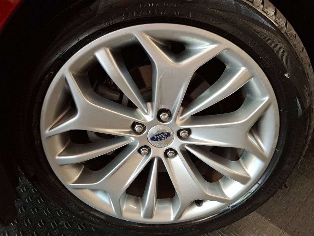 Used 2017 Ford Taurus Limited FWD image 4