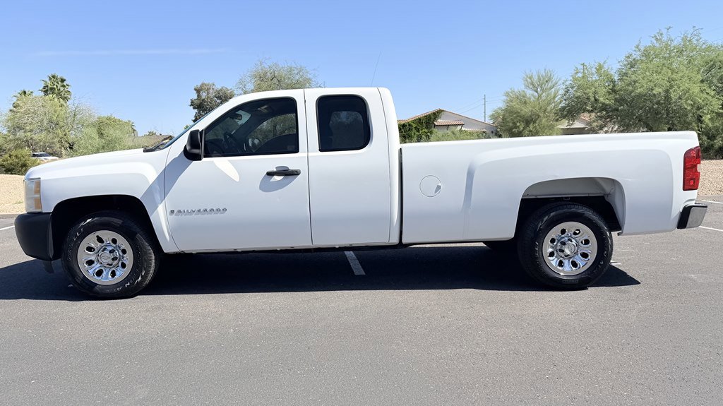 Used 2009 Chevrolet Silverado 1500 W/T RWD image 2