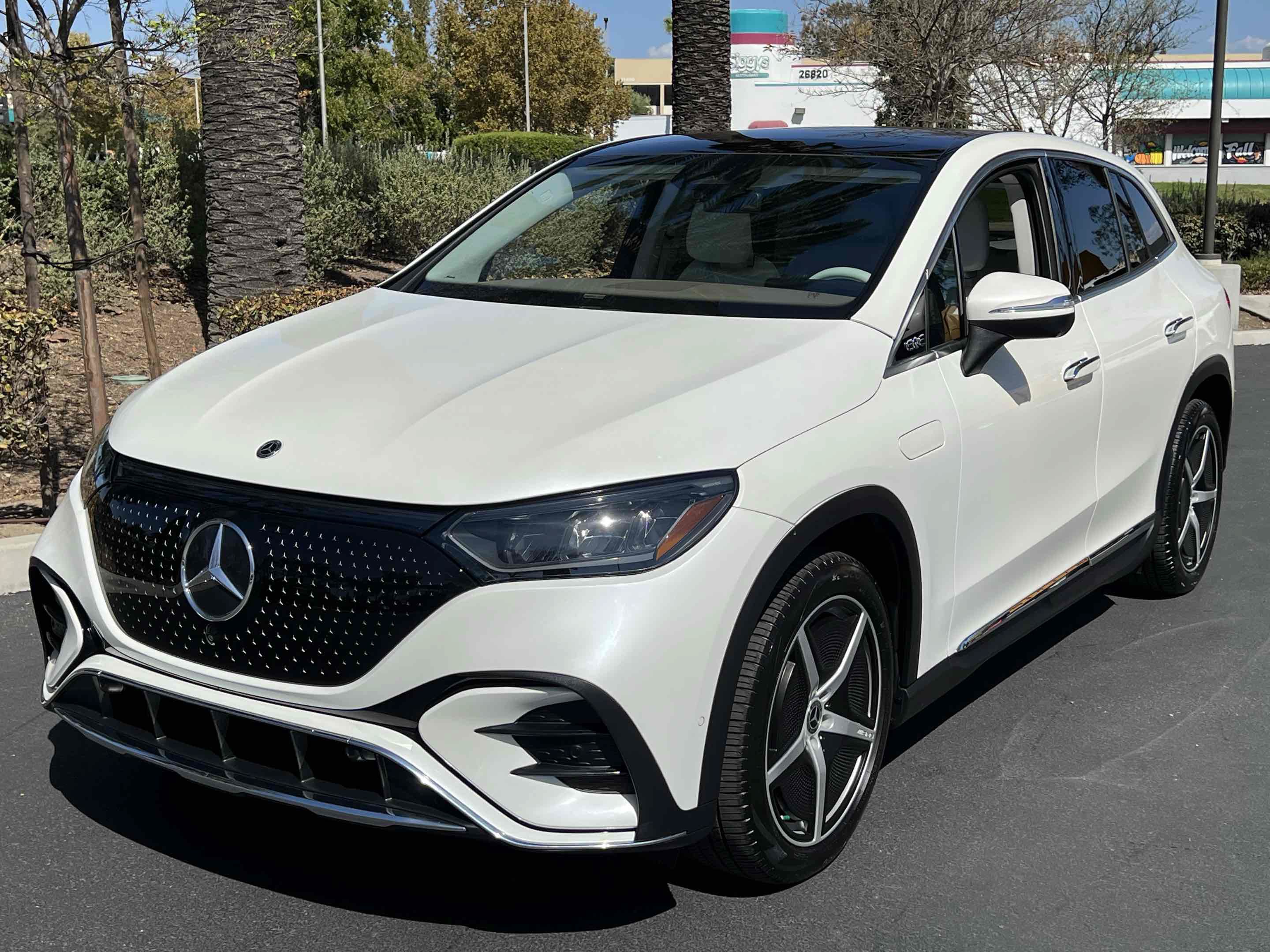 Used 2023 Mercedes-Benz EQE 350+ SUV w/ AMG Line Exterior Package image 23