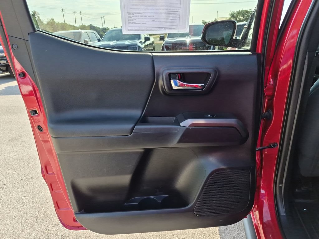 Used 2020 Toyota Tacoma TRD Off-Road w/ Technology Package AWD/4WD image 34