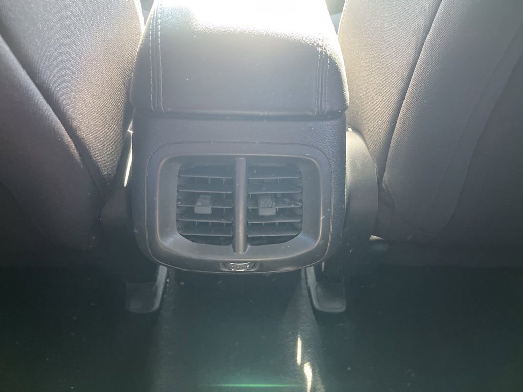 Used 2019 Jeep Cherokee Latitude w/ Popular Appearance Group image 24