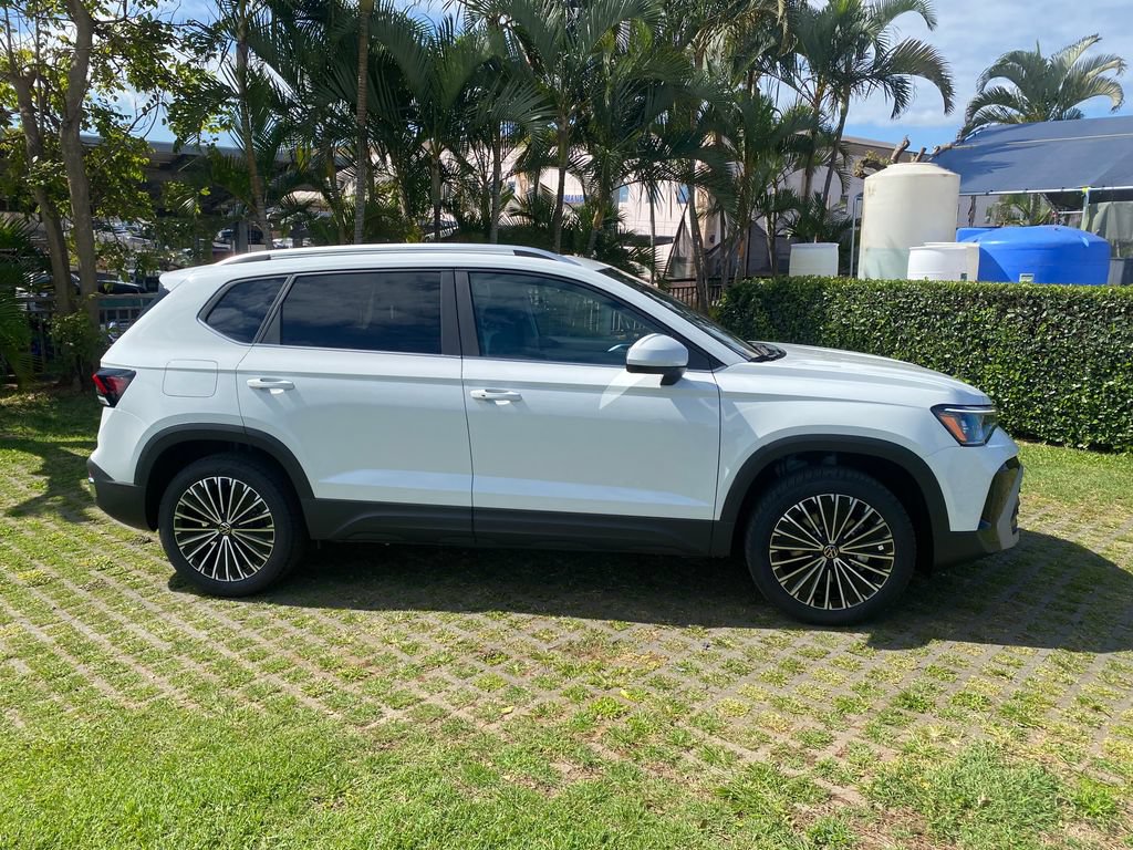 New 2026 Volkswagen Taos SE FWD image 8