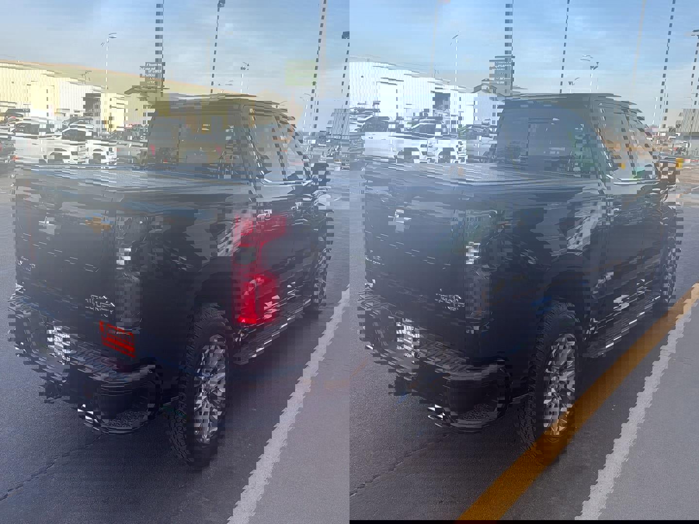 Used 2021 Chevrolet Silverado 1500 High Country w/ Safety Package II image 5