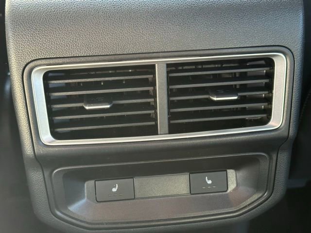 Used 2024 Volkswagen Atlas Cross Sport SEL image 31