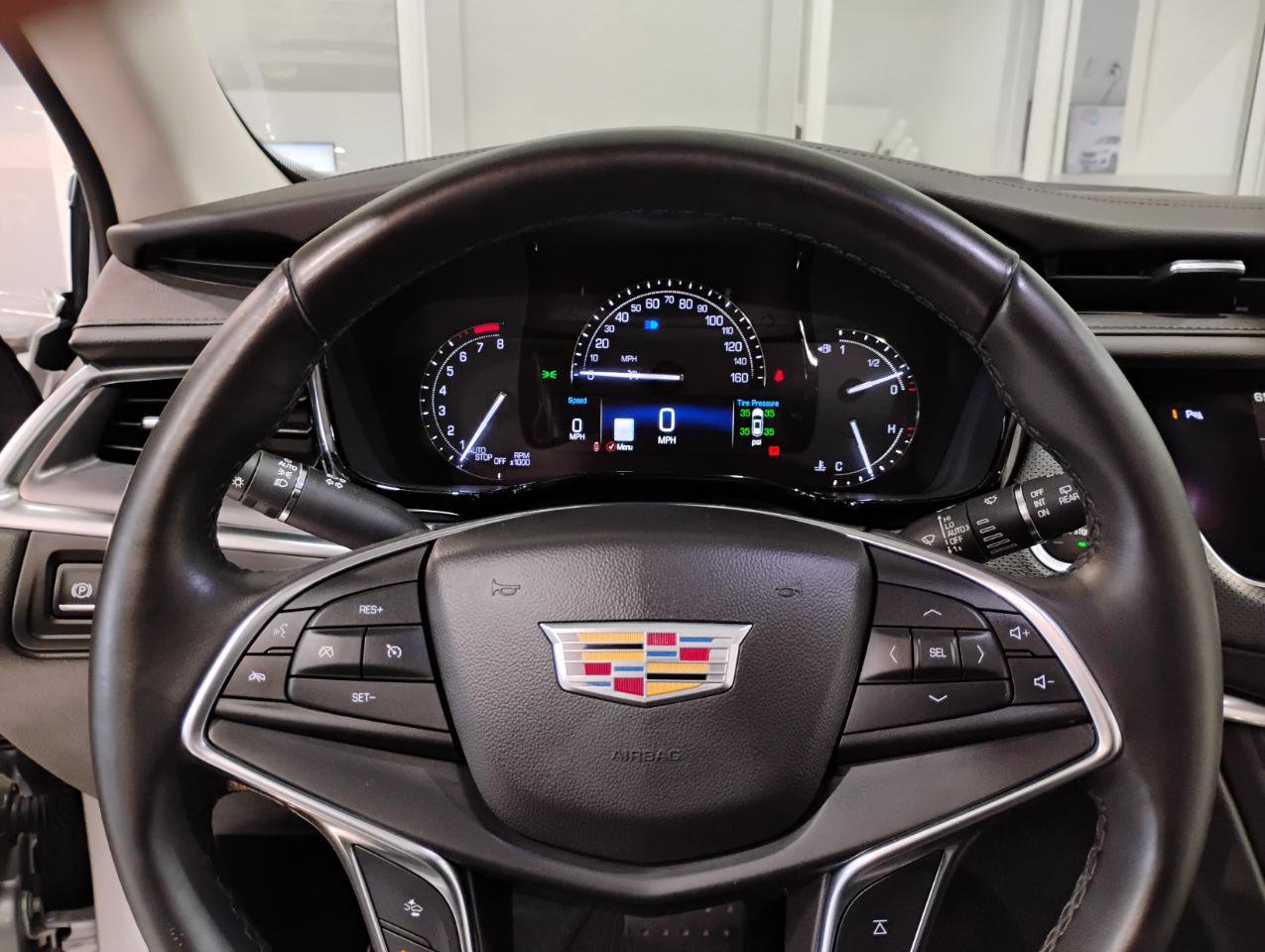 Used 2018 Cadillac XT5 Luxury w/ Driver Awareness Package image 37