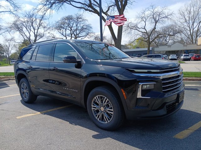 New 2026 Chevrolet Traverse LT w/ Driver Confidence Package AWD/4WD image 2