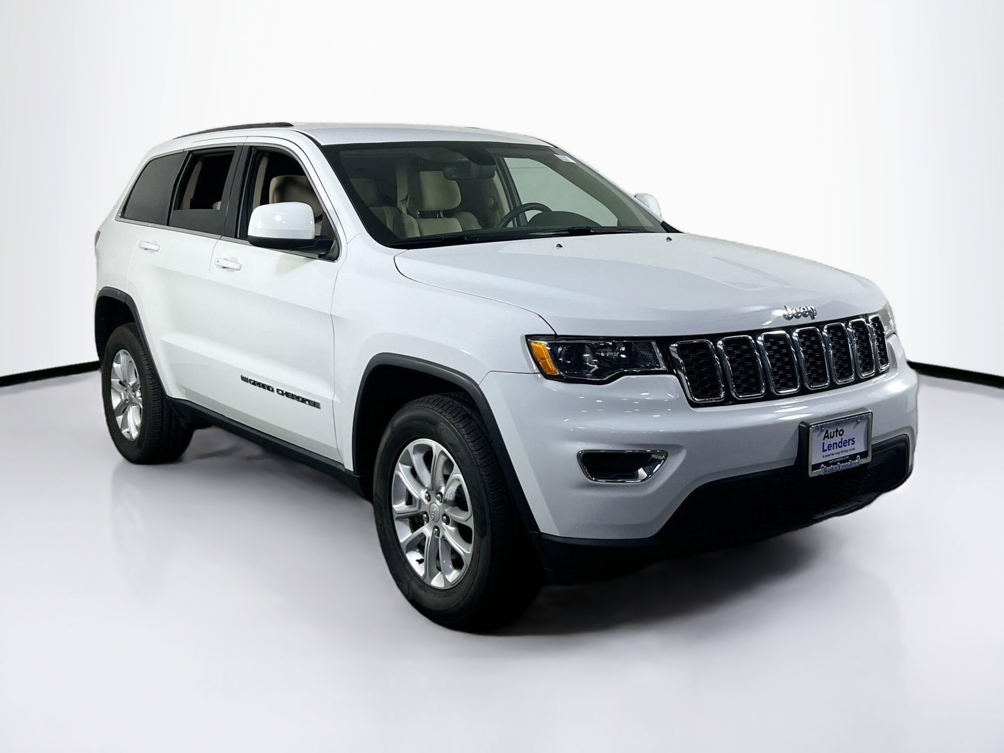 Used 2022 Jeep Grand Cherokee Laredo E image 3