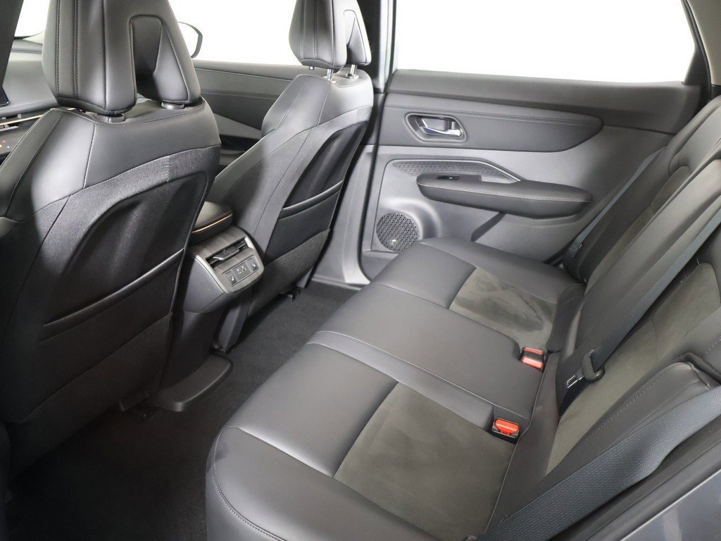 Used 2023 Nissan Ariya ENGAGE image 31