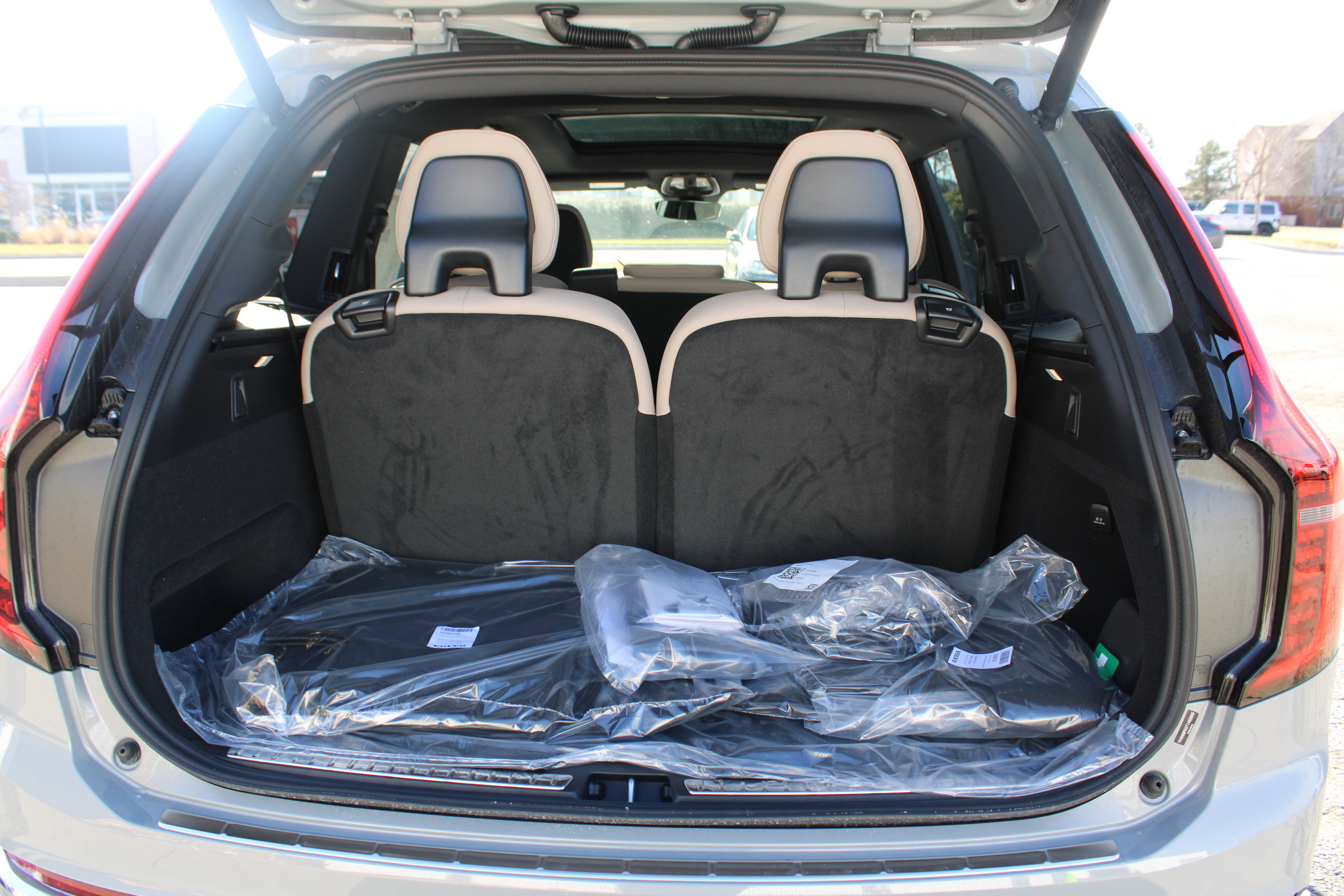 New 2026 Volvo XC90 T8 Plus w/ Protection Package Premier AWD/4WD image 50