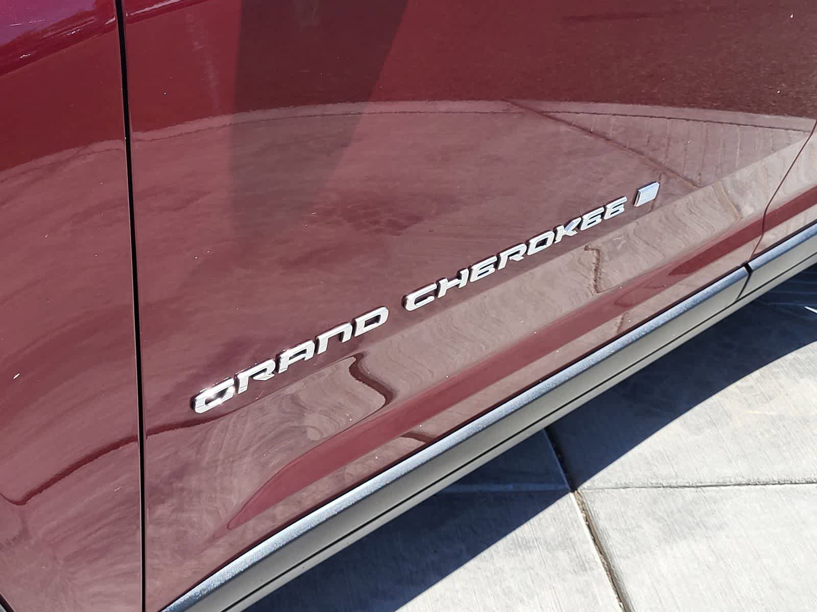 Used 2022 Jeep Grand Cherokee L Laredo w/ Luxury Tech Group I AWD/4WD image 11