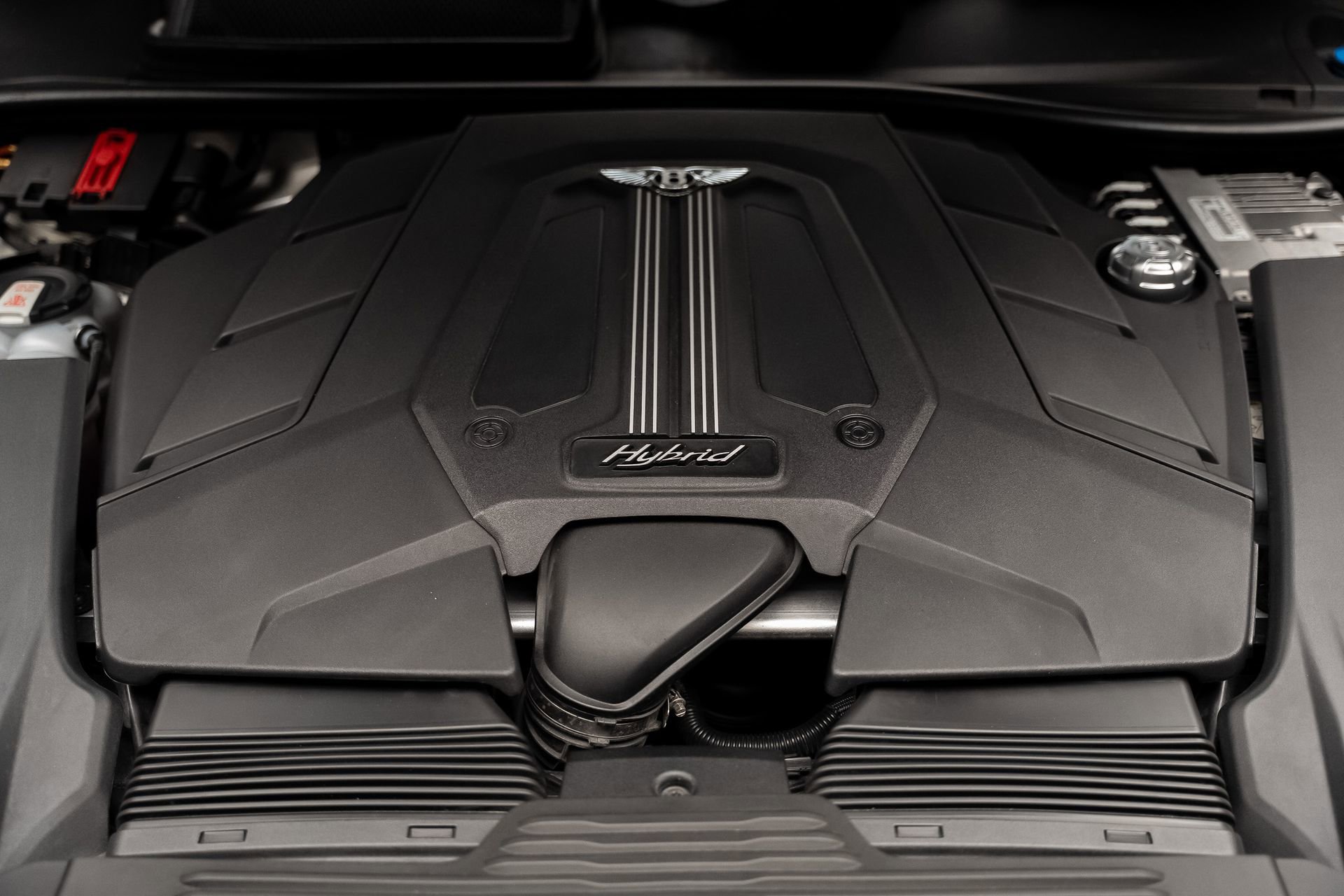 Used 2021 Bentley Bentayga Plug-In Hybrid image 73