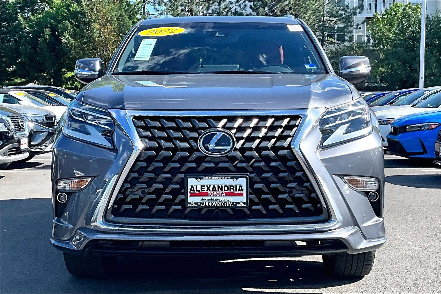Used 2022 Lexus GX 460 Premium w/ Accessory Package AWD/4WD image 3