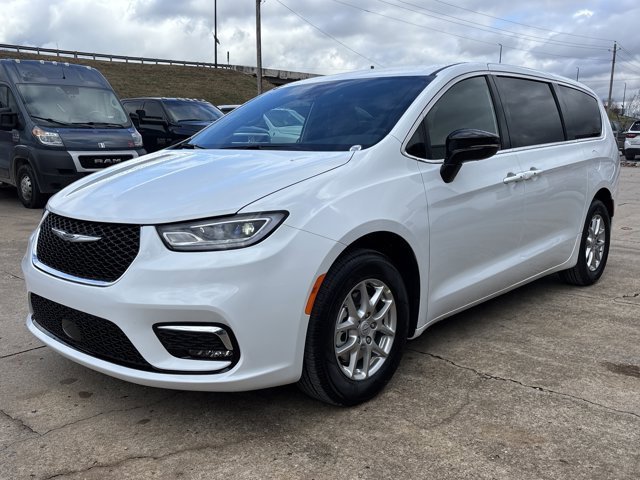 New 2026 Chrysler Pacifica Select image 10