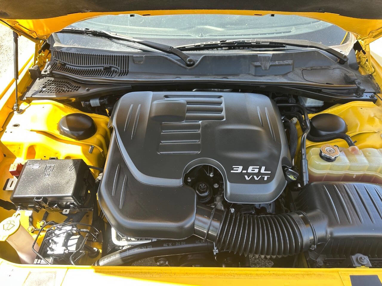 Used 2018 Dodge Challenger SXT image 17