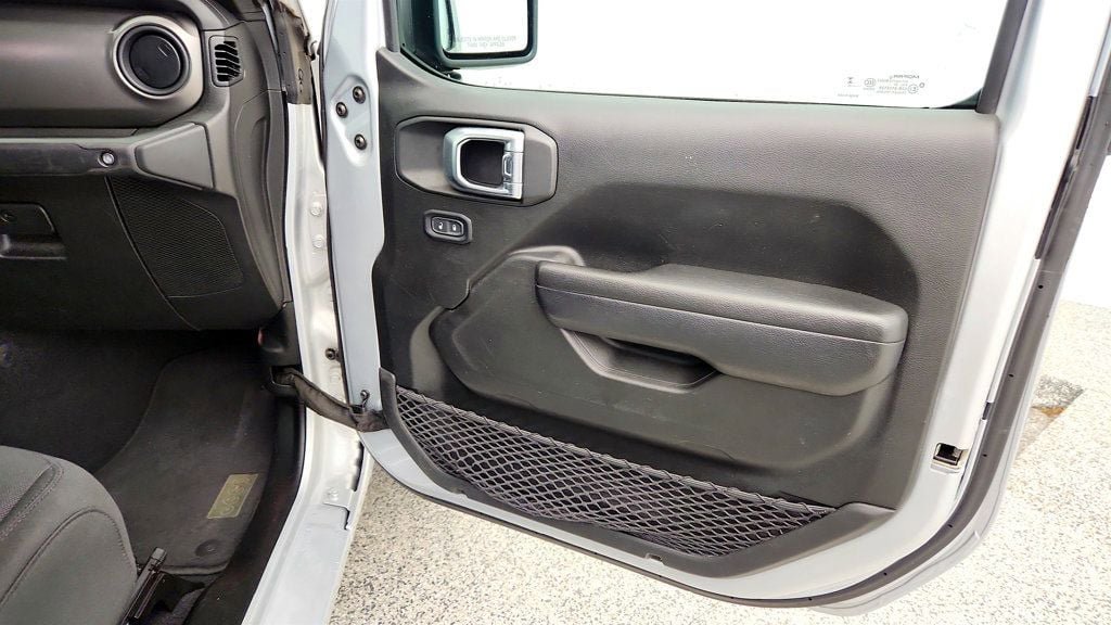 Used 2023 Jeep Gladiator Sport AWD/4WD image 25