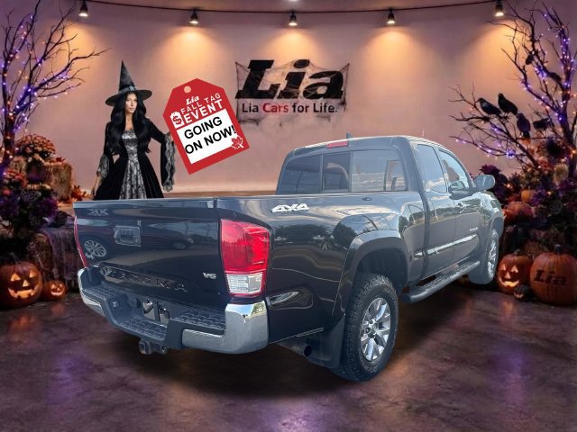 Used 2017 Toyota Tacoma SR5 w/ Tow Package AWD/4WD image 3