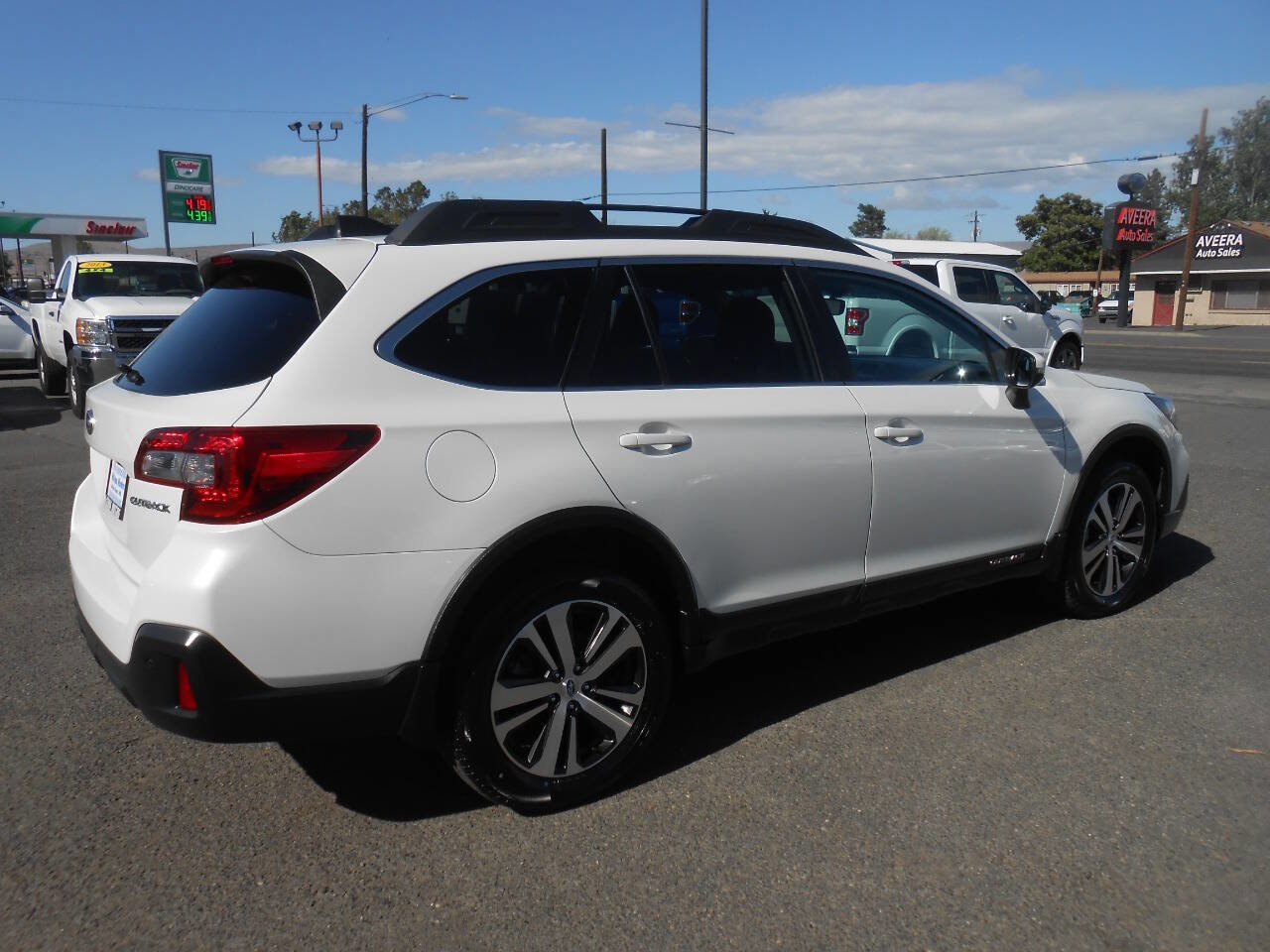 Used 2018 Subaru Outback 2.5i Limited image 9