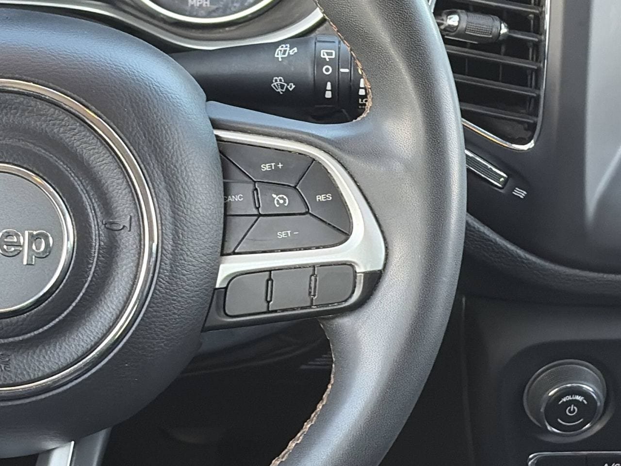 Used 2021 Jeep Compass Latitude w/ Sun and Sound Group FWD image 23