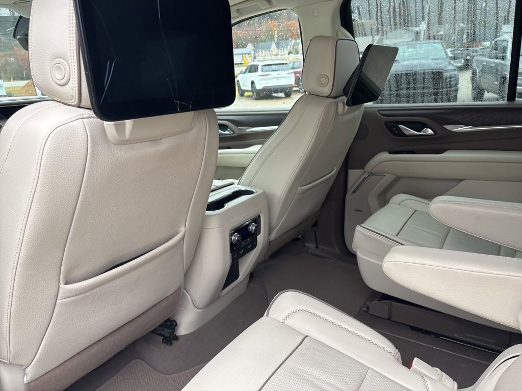 Used 2023 GMC Yukon Denali w/ Denali Reserve Package image 15