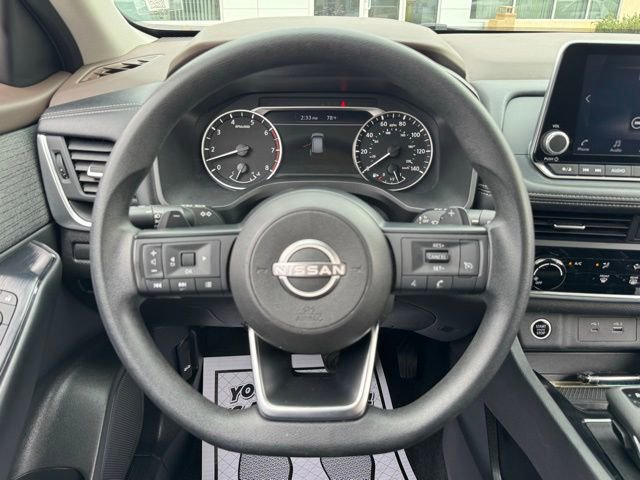 Used 2023 Nissan Rogue S image 15