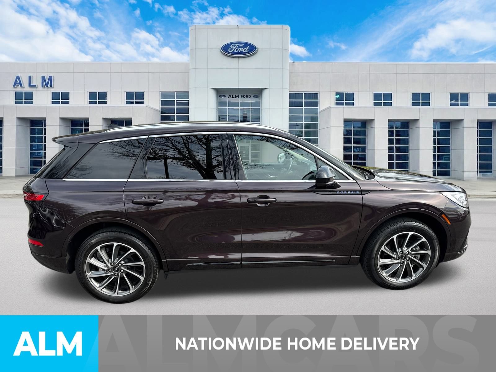 Used 2023 Lincoln Corsair Grand Touring image 4