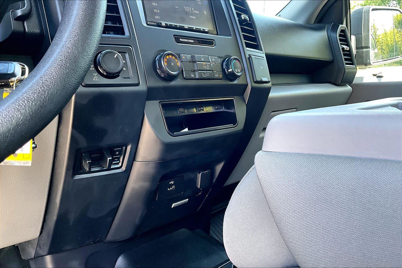 Used 2016 Ford F150 XL w/ Equipment Group 101A Mid AWD/4WD image 34