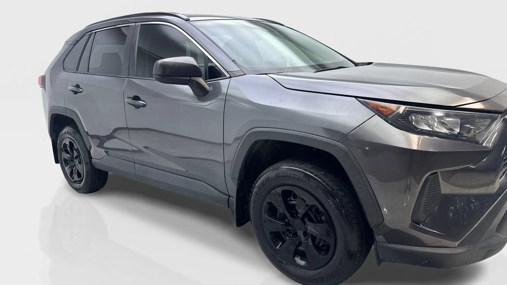 Used 2021 Toyota RAV4 LE FWD image 11