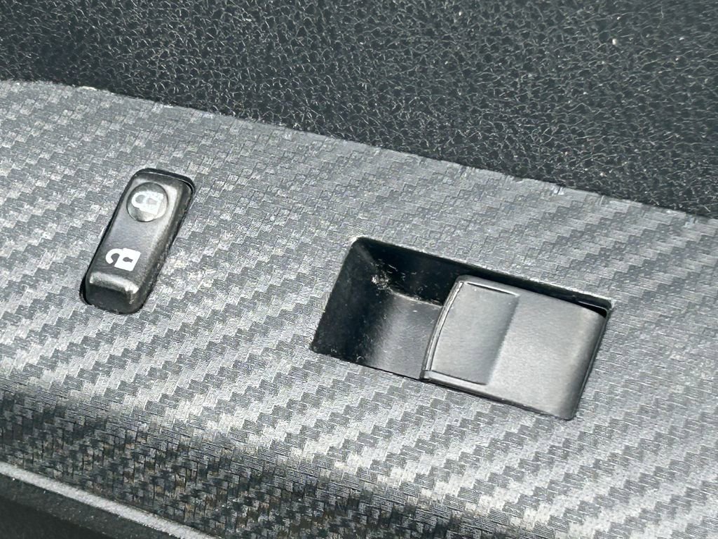 Used 2015 Toyota RAV4 Limited w/ Technology Package image 39