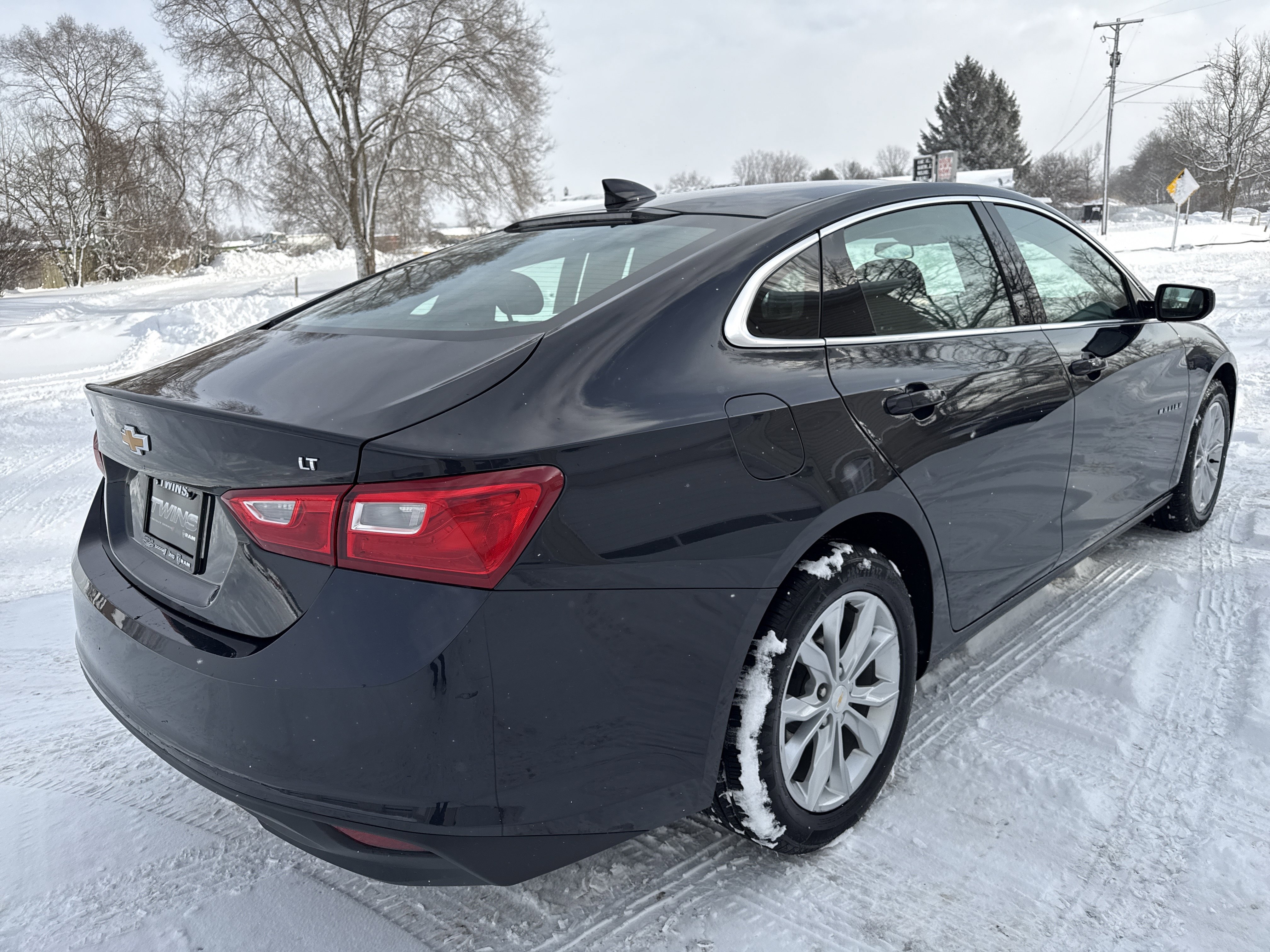 Used 2023 Chevrolet Malibu LT image 3